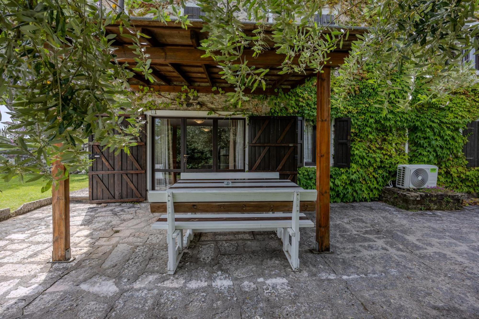 Residence San Michele Costermano Exterior photo