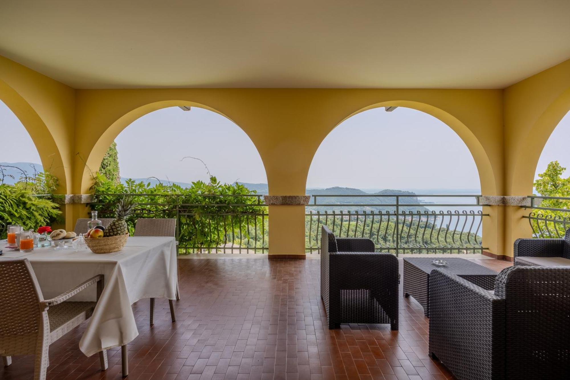 Residence San Michele Costermano Exterior photo