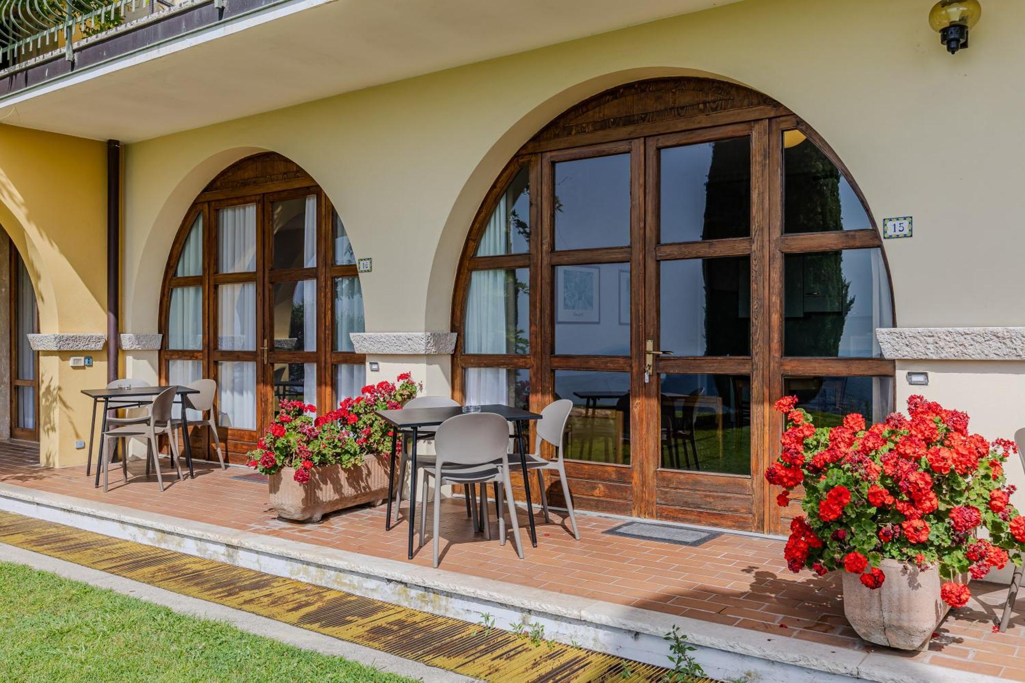 Residence San Michele Costermano Exterior photo