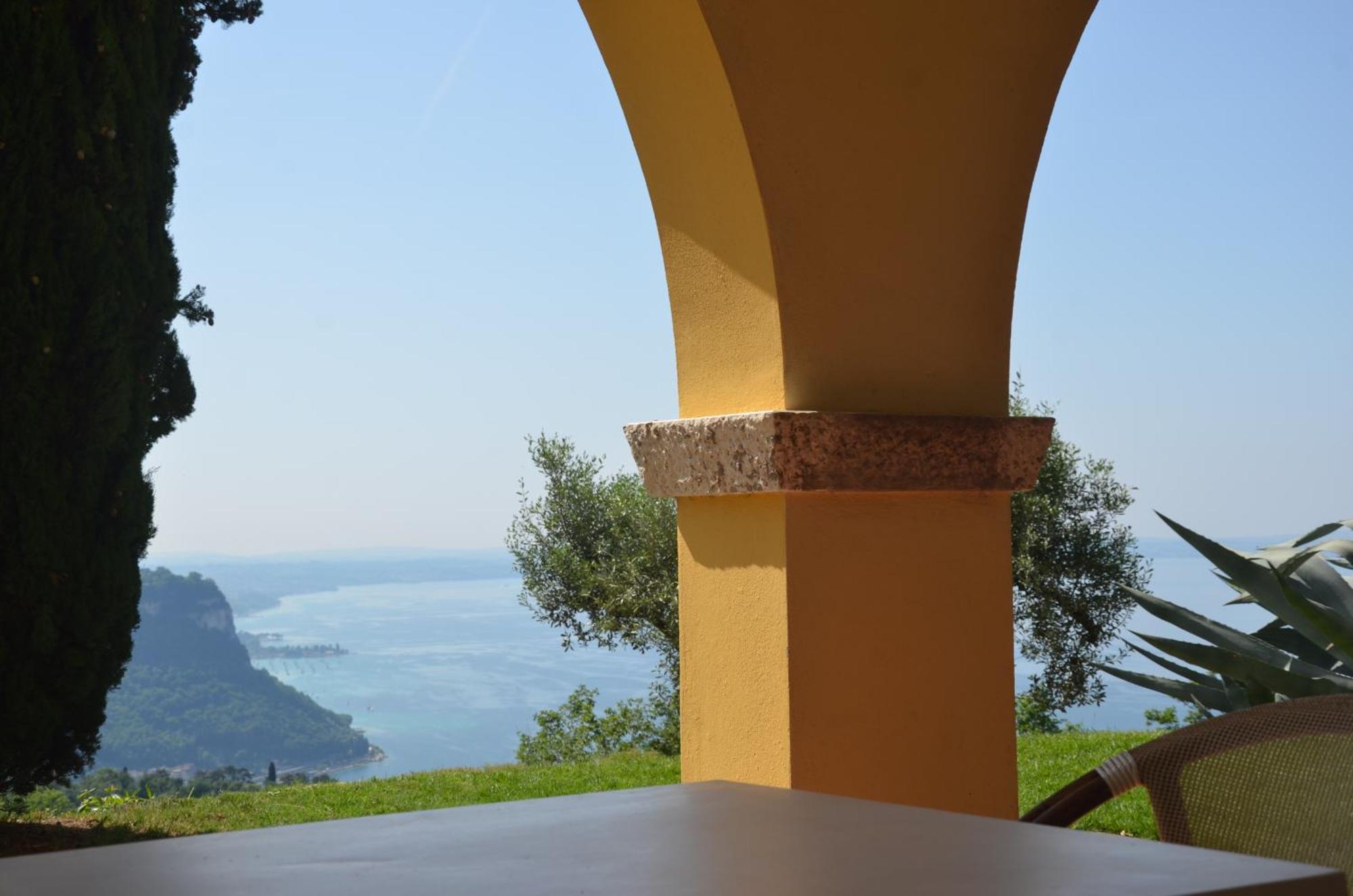 Residence San Michele Costermano Exterior photo